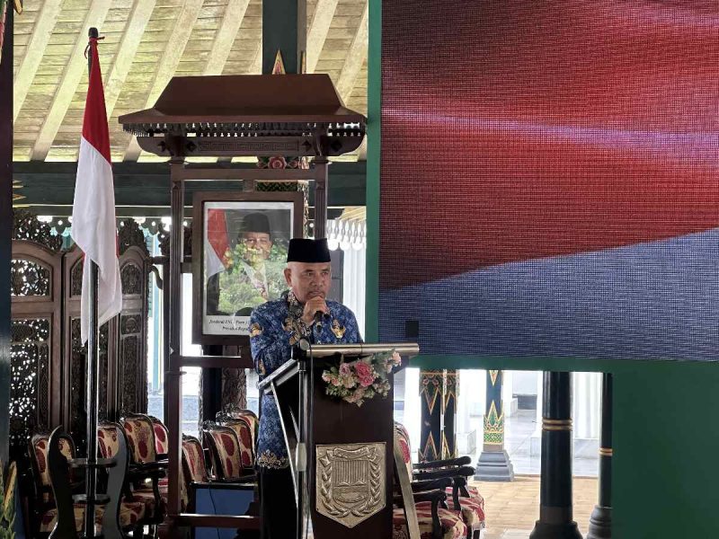 Kepala Dinas Pendidikan, Pemuda, dan Olahraga (Disdikpora) Wonosobo, Musofa, saat membuka kegiatan Implementasi Kongres Kebudayaan Jawa III tingkat Kabupaten Wonosobo di Pendopo Selatan.