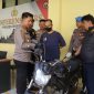 Kapolsek Mojotengah, Iptu Sudigdo menunjukan barang bukti sepeda motor hasil aksi pencurian di Mojotengah.