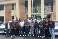 Puluhan pengurus Paguyuban Kepala Desa Kabupaten Wonosobo (PKKW) menghadiri sidang kasus pemerasan oleh wartawan gadungan di Pengadilan Negeri Wonosobo, Kamis (27/11/2025).