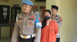 LED (27), warga Sapuran tertunda lesu setelah diamankan pihak Polres Wonosobo setelah diduga melakukan pencurian di Kertek.