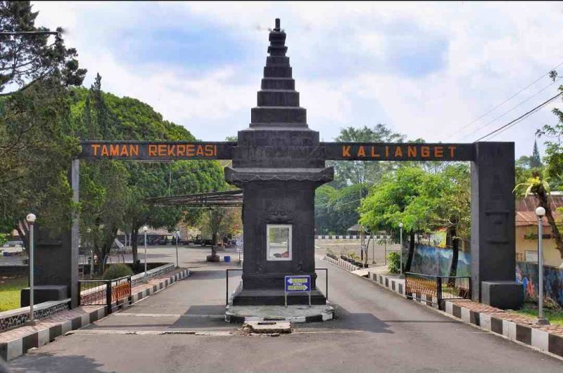 Lokasi wisata pemandian air panas Kalianget Wonosobo. 