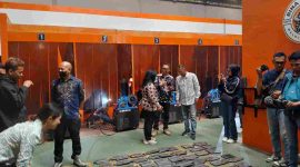 Perwakilan Kementerian Perlindungan Pekerja Migran Indonesia (KP2MI), Revina Purnama Panjaitan saat mengunjungi LPK Bina Mandiri di Jlamprang, Wonosobo.