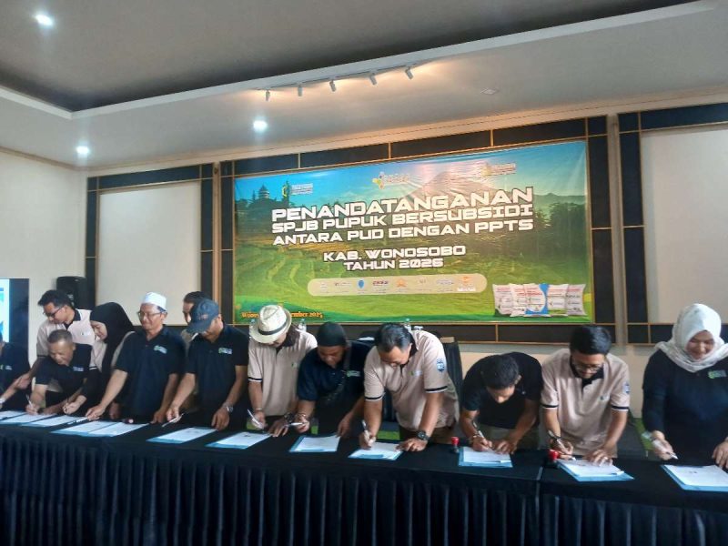 Penandatanganan SPJB digelar di Dewani View Resto sebagai bagian dari persiapan awal penyaluran pupuk subsidi tahun 2026 di Kabupaten Wonosobo.