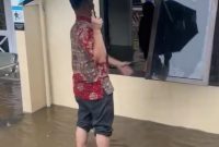 Kantor Kecamatan Mojotengah terendam banjir.