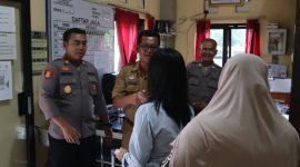Korban saat sudah berada di Polsek Sapuran Wonosobo untuk diserahkan ke pihak keluarga.