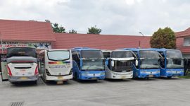 Bus di Terminal Mendolo Wonosobo.