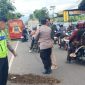 Pihak Satlantas Polres Wonosobo saat olah TKP Kecelakaan di wilayah Kertek.