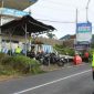 Anggota Satlantas Polres Wonosobo saat memantau arus lalublintas di jalur Wisata Dieng.