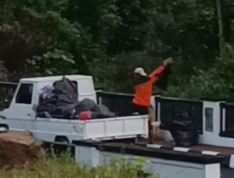 Tangkapan layar video pembuangan sampah di hulu Sungai Serayu.