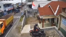 Tangkapan layar CCTV pencurian sepeda motor dinas Kades Semayu, Selomerto, Wonosobo.