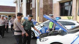 Wakapolres Wonosobo, Kompol Agustinus David Putraningtyas mengecek kendaraan Polres Wonosobo.