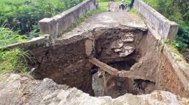 Kondisi Jembatan di Kalikajar Wonosobo yang ambrol.