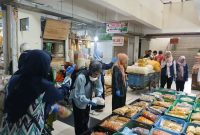 Balai Penyelenggara Jaminan Produk Halal (BPJPH) Jawa Tengah mengawasi sertifikasi halal di Pasar Induk Wonosobo, Selasa (3/3/2026).