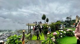 Sejumlah wisatawan saat berkunjung di objek wisata di Kabupaten Wonosobo.