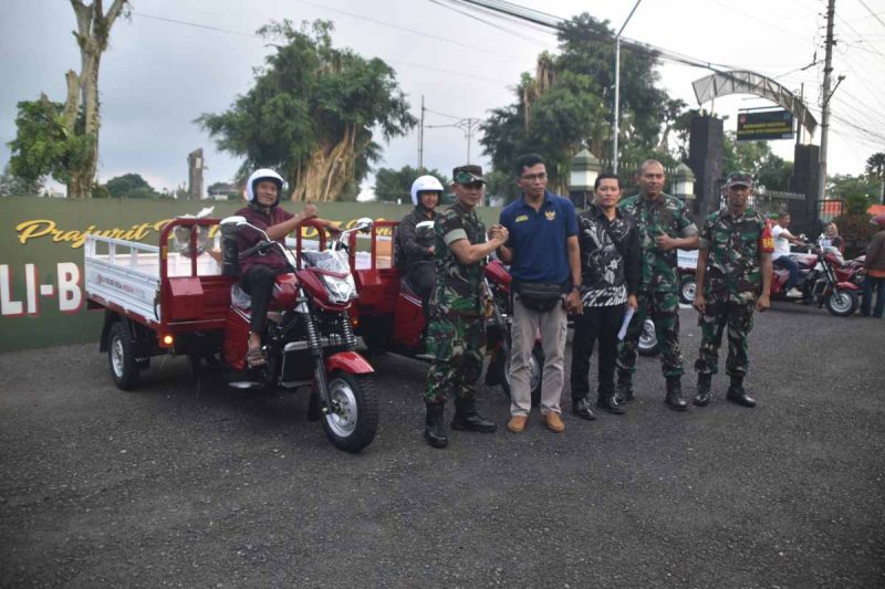 Penyerahan kendaraan untuk koperasi desa merah putih di Wonosobo.