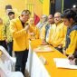Petahana Triana Widodo atau akrab dengan sapaan Wiwid Cebong kembali mendaftarkan diri sebagai Ketua DPD Golkar Wonosobo.
