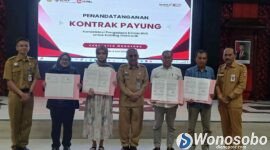 Penandatanganan kontrak payung dua tahunan bersama belasan vendor di Ruang Mangoen Kusumo Setda Wonosobo.