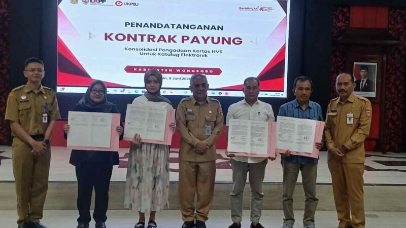 Penandatanganan kontrak payung dua tahunan bersama belasan vendor di Ruang Mangoen Kusumo Setda Wonosobo.