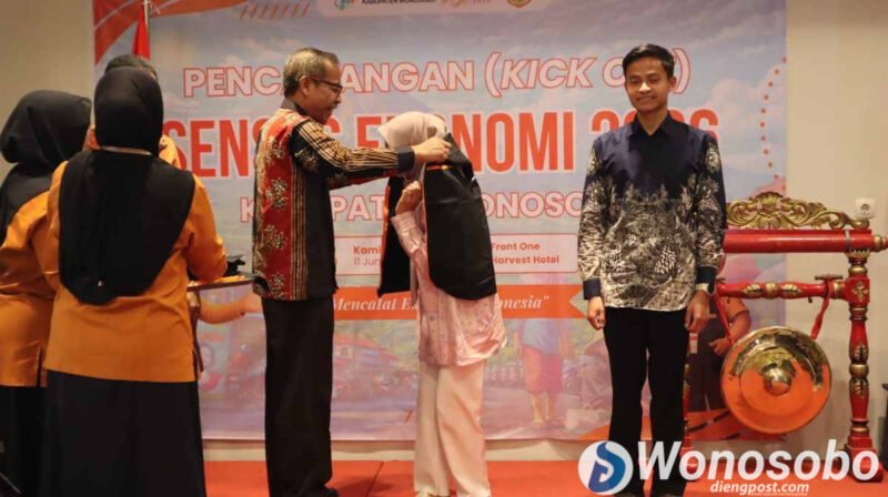 Petugas sensus Ekonomi 2026 Wonosobo saat dikukuhkan beberapa waktu yang lalu.