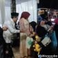Bupati Wonosobo, Afif Nurhidayat menyambut jemaah haji asal Wonosobo 