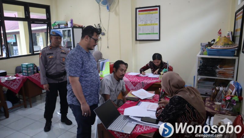 Tim Subbid Paminal Bidpropam Polda Jawa Tengah melakukan pengecekan di TK Kemala Bhayangkari 88 Polres Wonosobo, Jumat (26/6/2026).