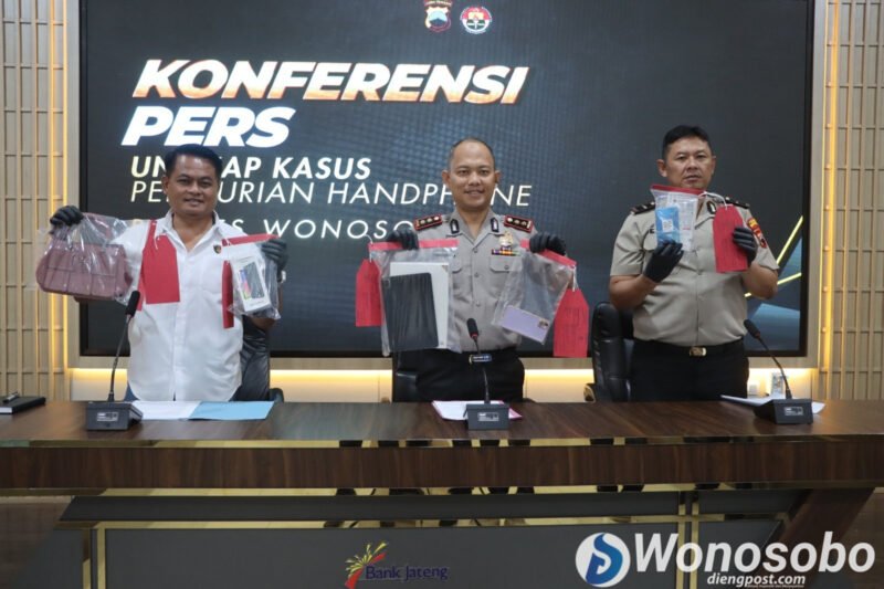 Rilis kasus pencurian dengan pemberatan yang terjadi di sebuah rumah di Kelurahan Jaraksari, Kecamatan Wonosobo.