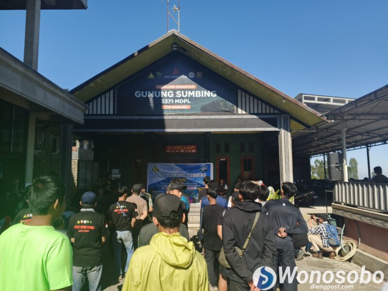 Pelaksanaan Ruwat Gunung Sumbing yang digelar di kawasan Gunung Sumbing via Garung, Kabupaten Wonosobo, pada 29 Juni hingga 2 Juli 2026.