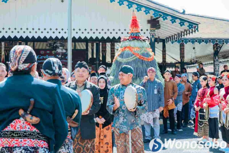Grebeg Suran Lintas Agama dan Budaya ke-12 Tahun 2026 di Pendopo Kabupaten Wonosobo, Rabu (01/07/2026).