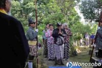Tradisi bedhol kedaton di Desa Plobangan, Selomerto, Wonosobo.