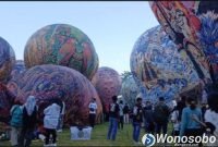 Warna-warni balon udara tradisional dalam gelaran Java Balloon Attraction (JBA) 2026 di Taman Rekreasi Kalianget, Minggu (5/7/2026).