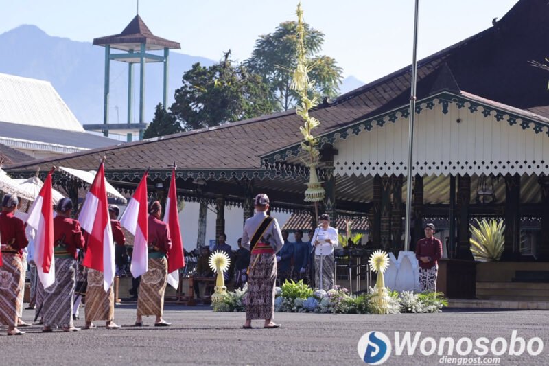 Prosesi serah terima Panji sebagai tanda dimulainya peringatan Hari Jadi Kabupate  Wonosobo.