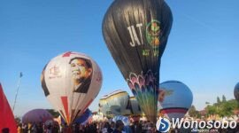 Sebanyak 40 balon udara Asta Cita menghiasi langit Alun-alun Wonosobo pada Minggu, 9 Agustus 2026.