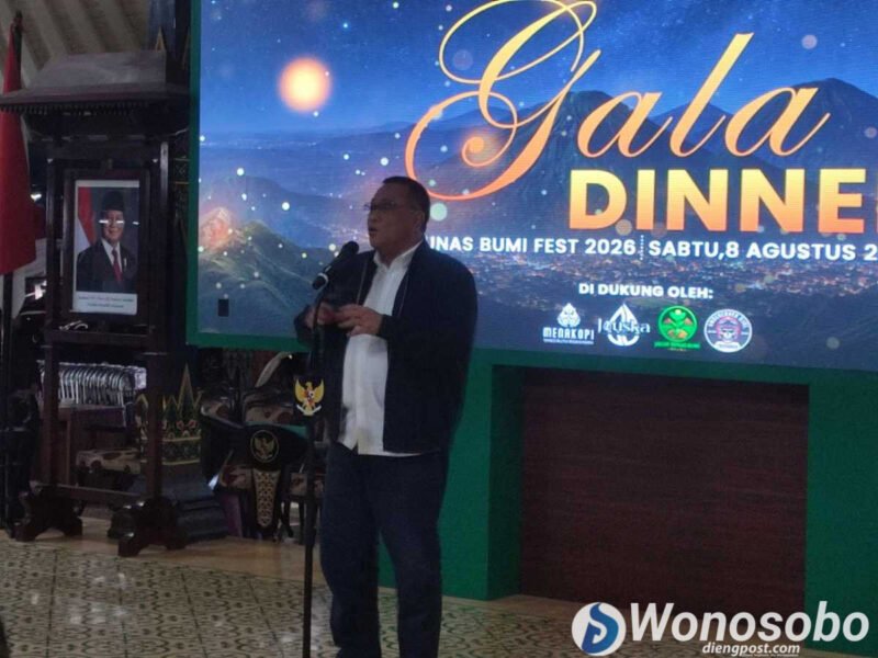 Menteri Lingkungan Hidup Jumhur Hidayat menghadiri Gala Dinner Tunas Bumi Fest di Pendopo Kabupaten Wonosobo pada Sabtu (8/8).