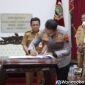 penandatanganan berkas hibah tanah berlangsung di Ruang Perundingan Bupati Wonosobo pada Selasa (11/8/2026). 