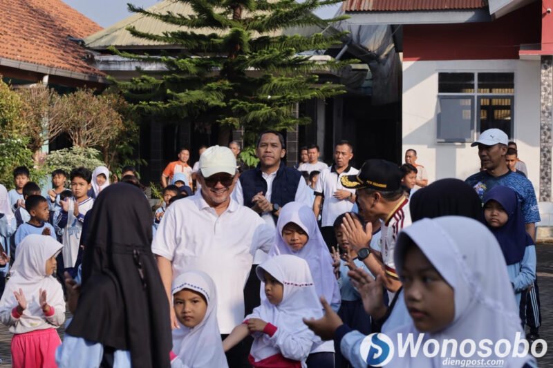  Mendikdasmen kunjungi SDN 3 Kertek Wonosobo pada Sabtu (15/8/2026).